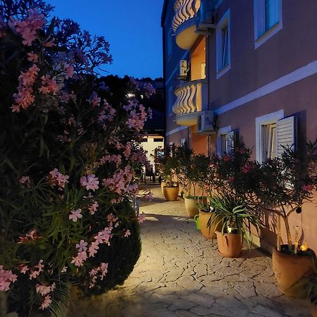 Apartments Ljubo Стари Град Экстерьер фото