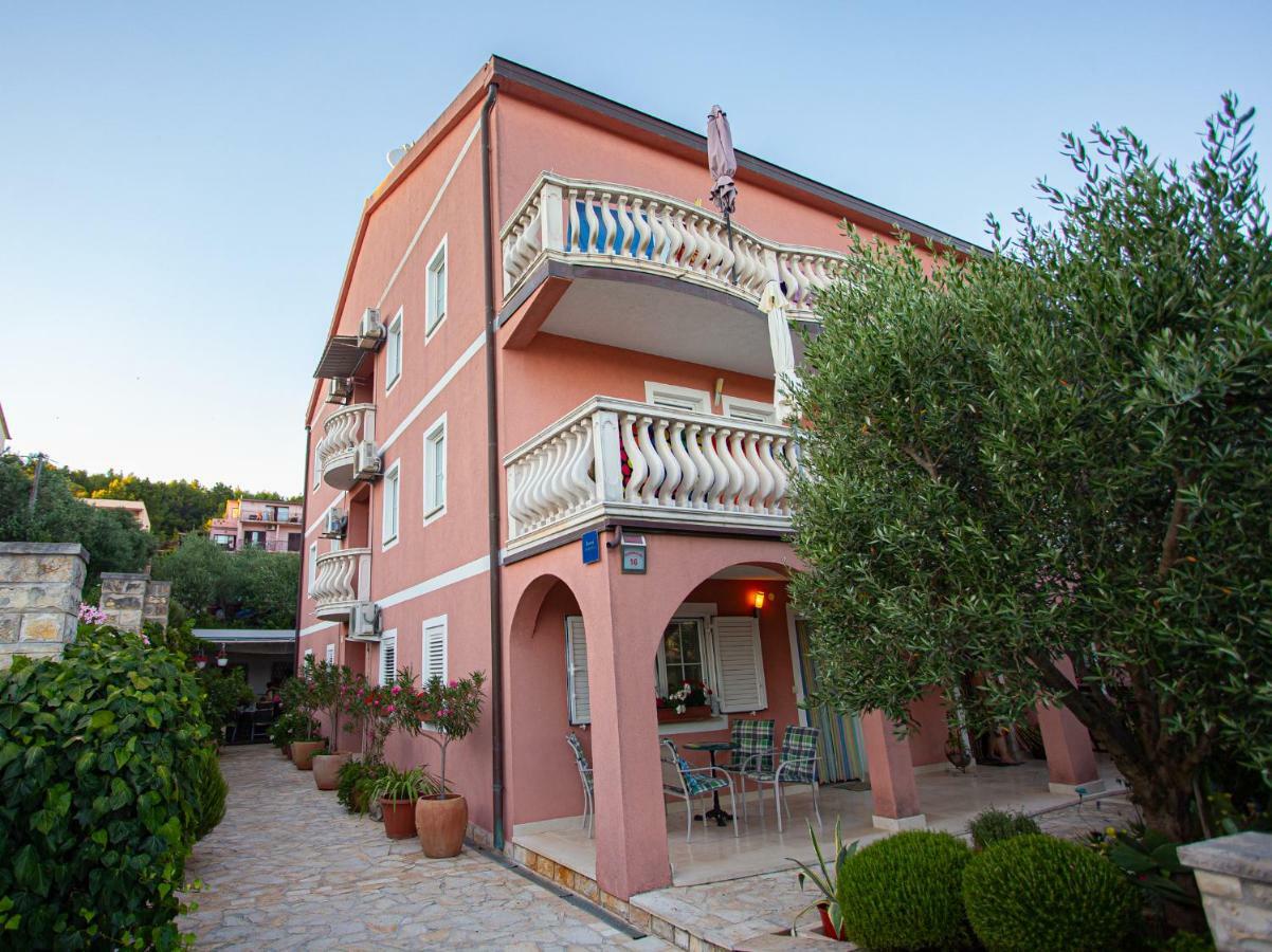 Apartments Ljubo Стари Град Экстерьер фото